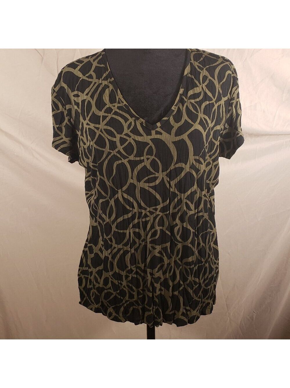 NWT CHICO'S Black/Basil Crinkle Top - Chico's 2